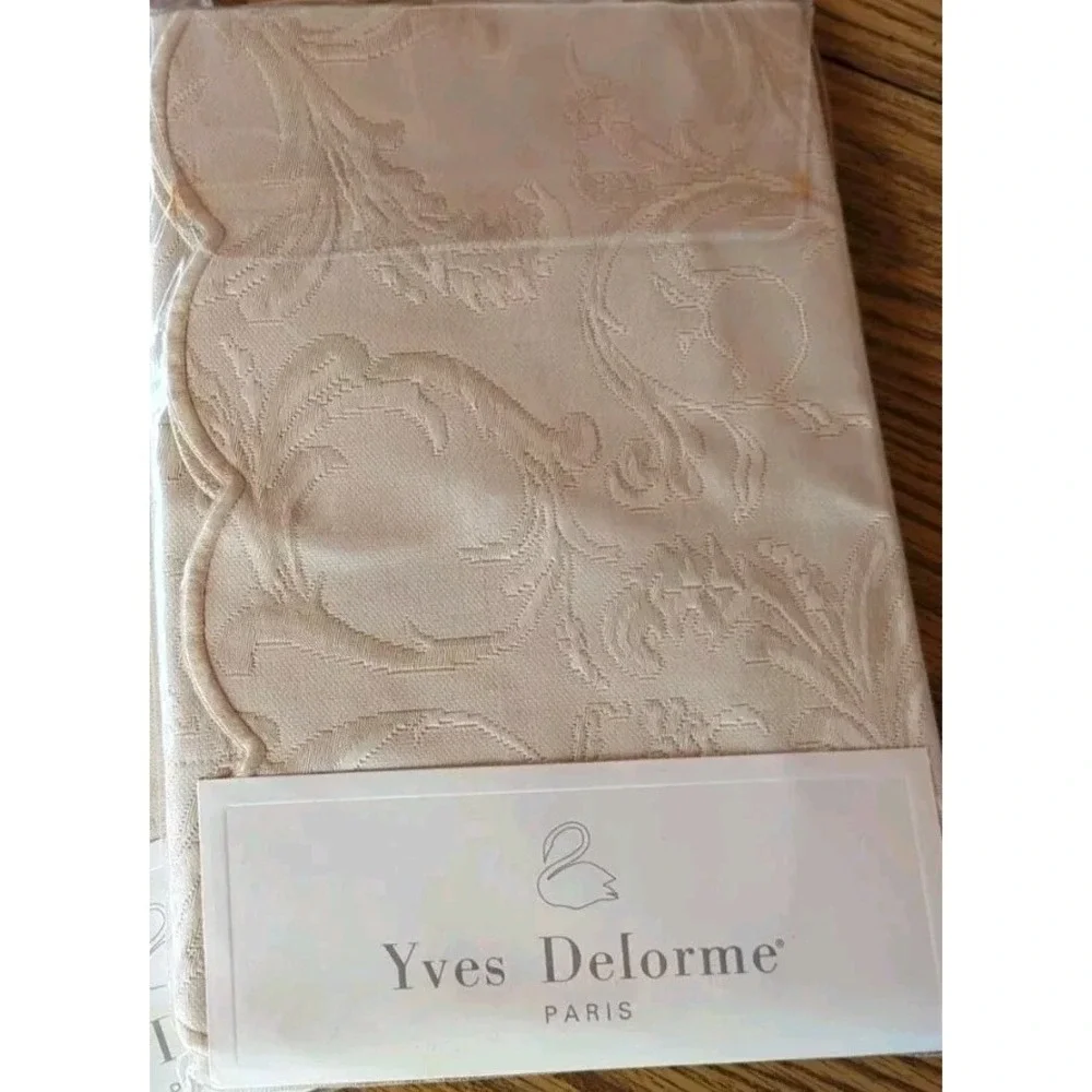 Pair New Vintage‎ Yves Delorme Boudoir  Quilted Ecru Pillow Sham 12 X 16 Cotton